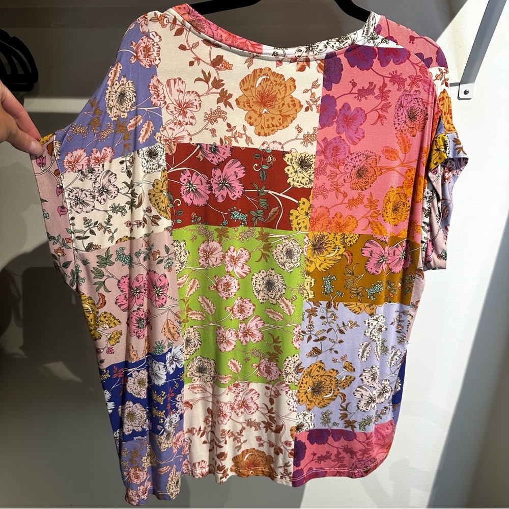 Johnny Was shortsleeve shirt - Picture 5 of 5